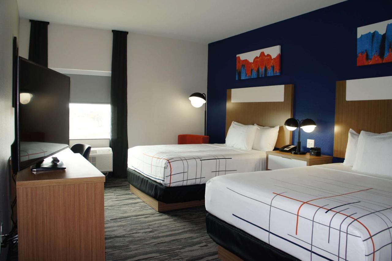 La Quinta Inn & Suites Katy-Mills By Wyndham Katy Extérieur photo